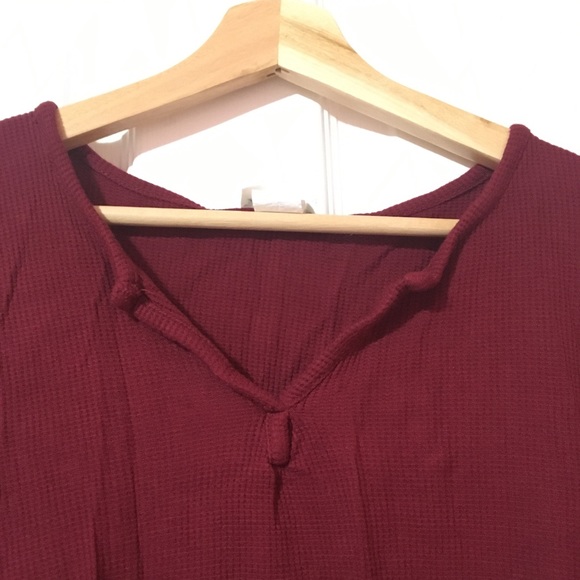 BURGUNDY WAFFLE KNIT CROP TOP - Picture 2 of 2